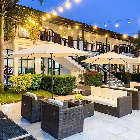 מלון Mabalacat The Mansion מראה חיצוני תמונה