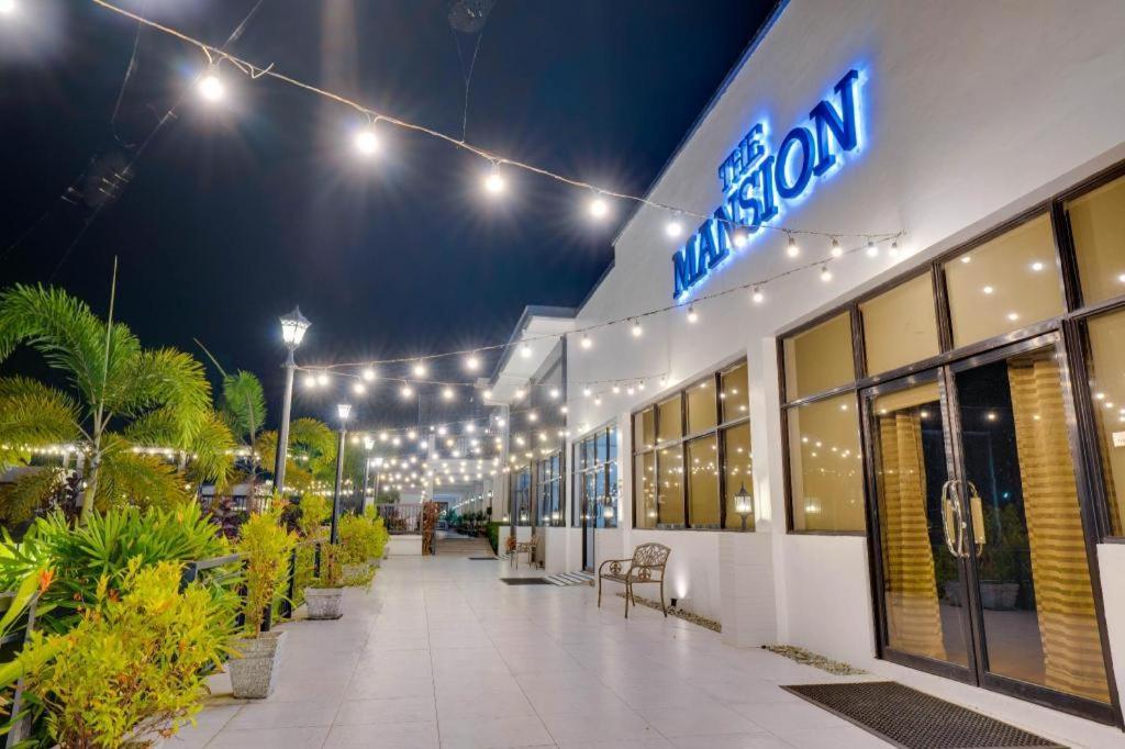 מלון Mabalacat The Mansion מראה חיצוני תמונה