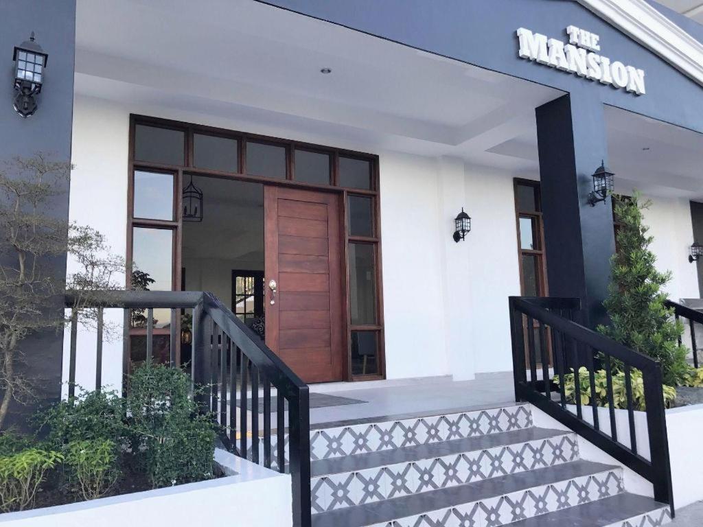 מלון Mabalacat The Mansion מראה חיצוני תמונה