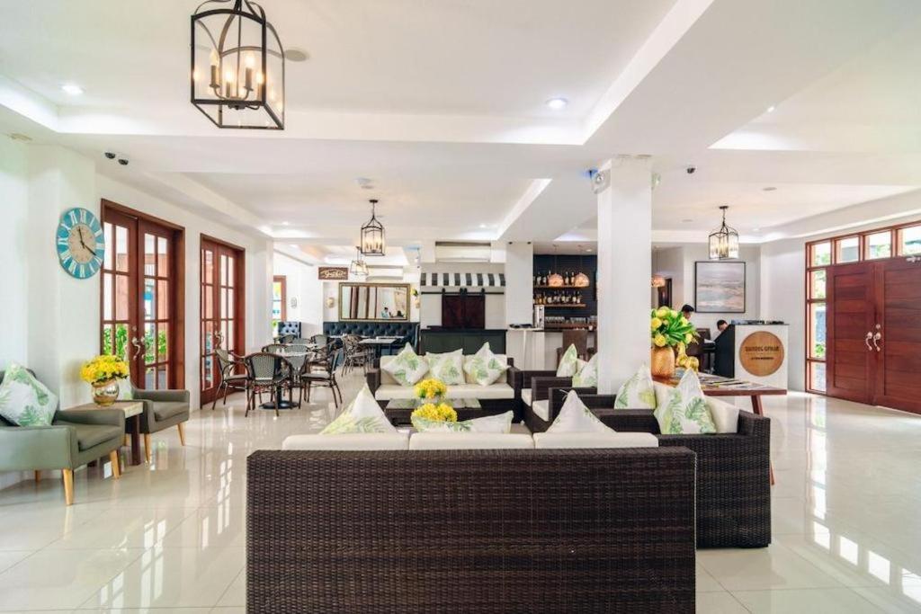 מלון Mabalacat The Mansion מראה חיצוני תמונה